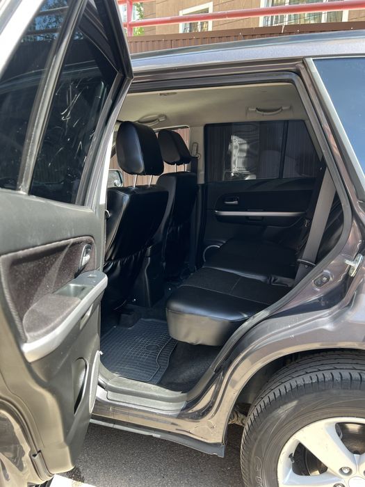 Продам крассовер suzuki grand vitara