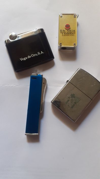 Лот от четири стари запалки