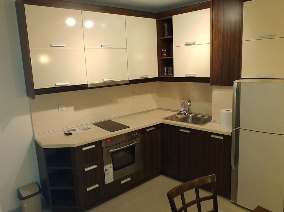 Дава се под наем Тристаен апартамент в Пловдив, Център - 85 кв.м за 475 € - Снимка #3