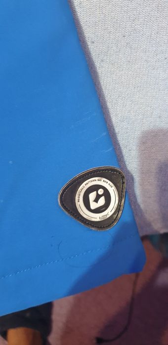 Vand pantaloni de ski, firma kiltec, pt băieți sau fete.