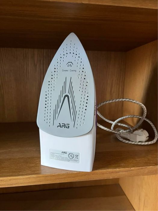 Утюг фирмы ARG……