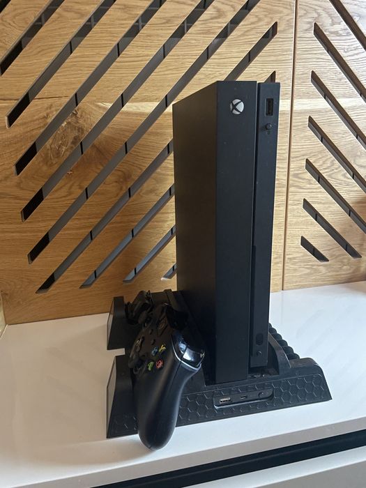 Xbox one x 1TB HDD 4K