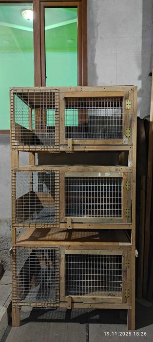 Продаюся клетки для кроликов и стол в прекрасном состоянии