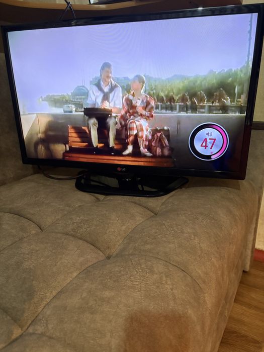 Телевизор LG продам