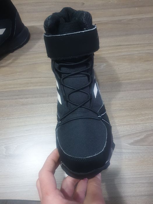 Зимни ботуши адидас