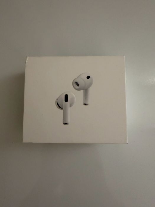 Продам новый AirPods Pro 3