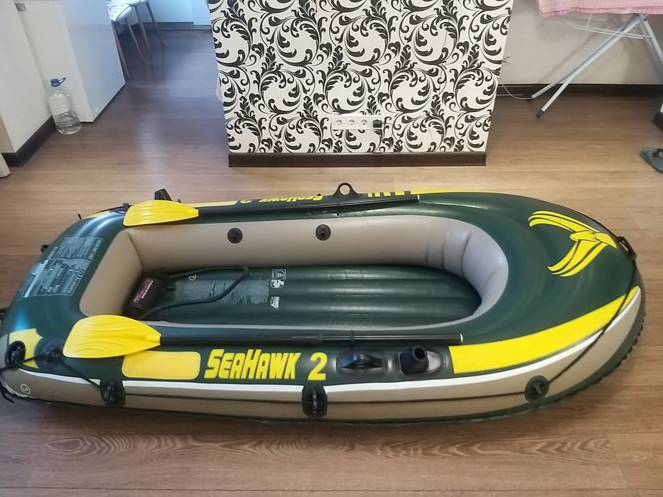 Продам надувную лодку