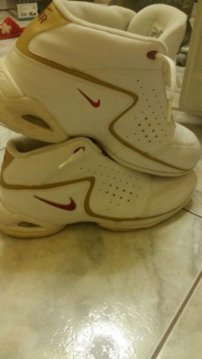 Adidasi NIKE- AIR made in Vietnam