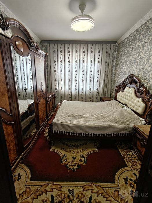 Medgorodok gilam saroy toyxonasi roparasida  2/2/5 xonali uy sotiladi