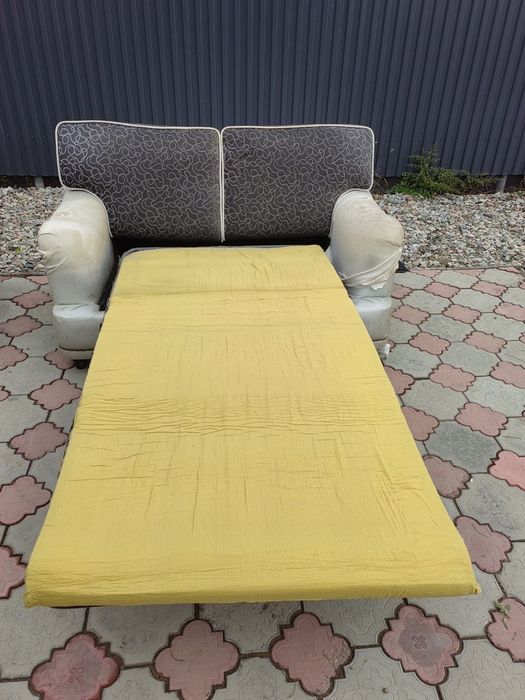 Диван, раскладной.