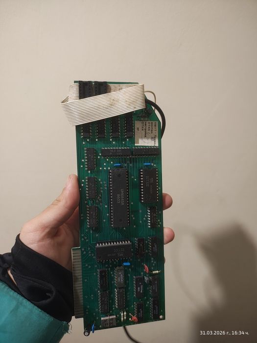 Части за компютър Правец