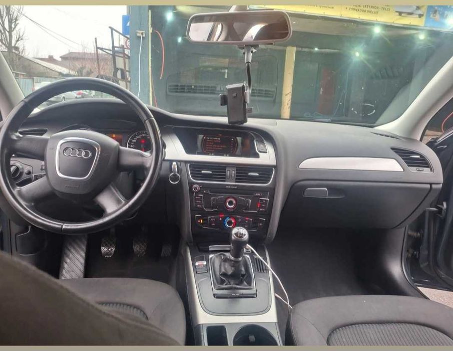 URGENT ! Audi A4 2008 - 1.8 Benzina