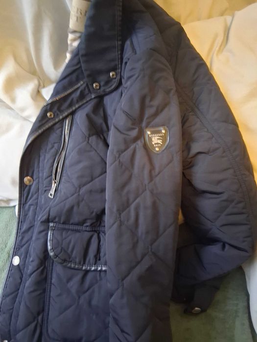 Vand geaca de primavara burberry