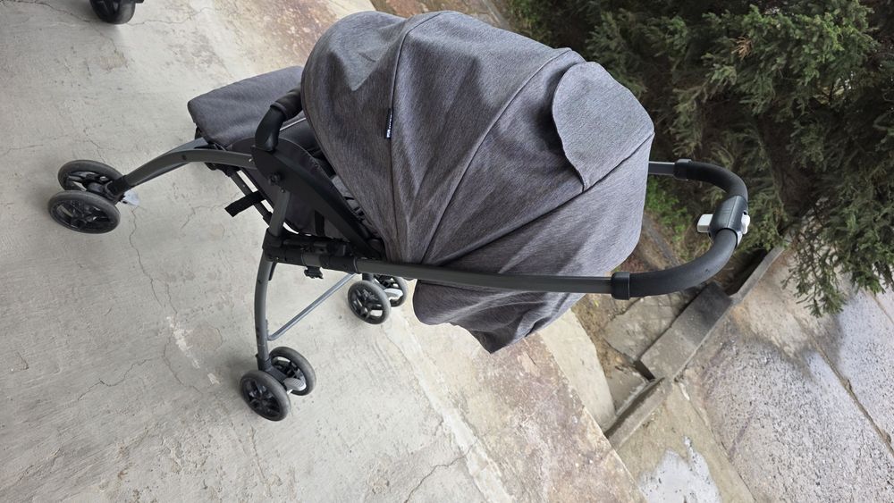 Две детские коляски