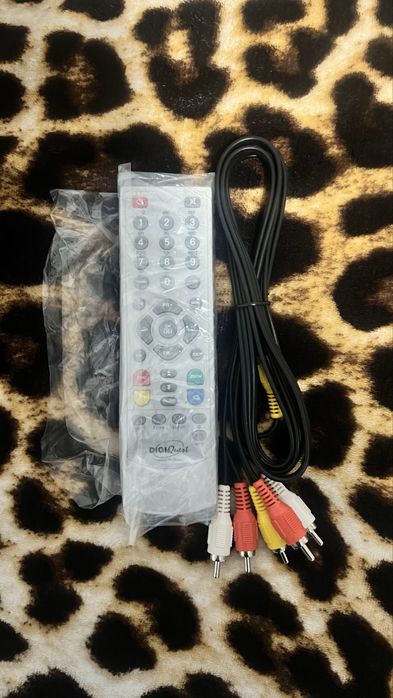 Receiver satelit DigiQuest 6400 FTA | Cu telecomandă, cablu și cutie
