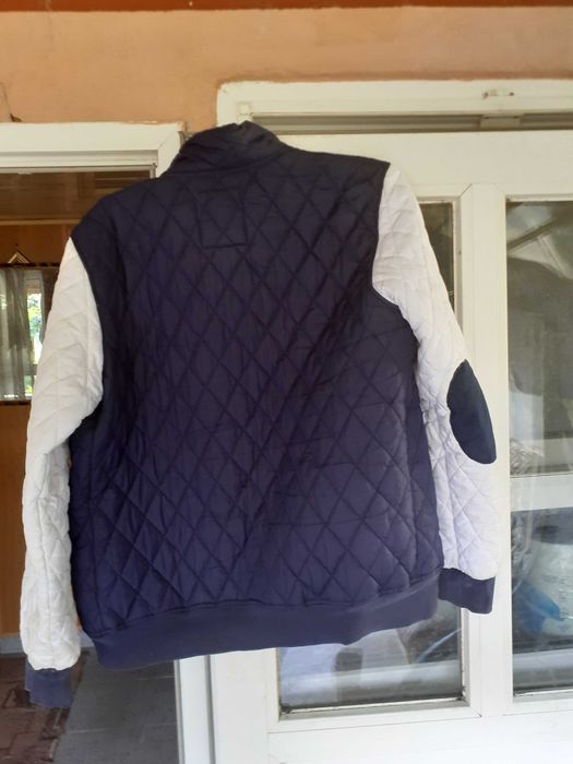 Jachetă matlasată bărbaţi cu cotiere