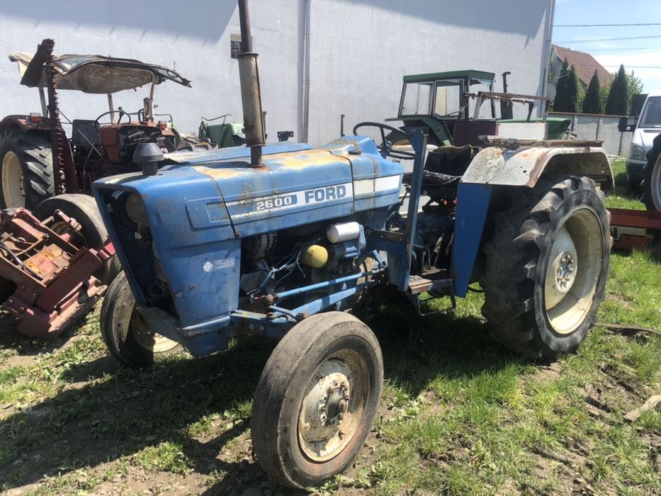 Dezmembrez ford 2600 piese tractor