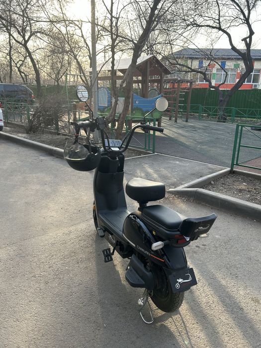 Электроскутер.