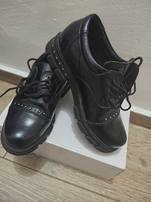 Pantofi fetițe scoala