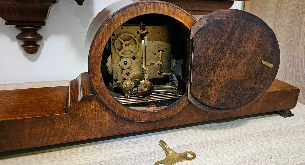 Ceas de semineu cu pendul  Zentra-Westminster