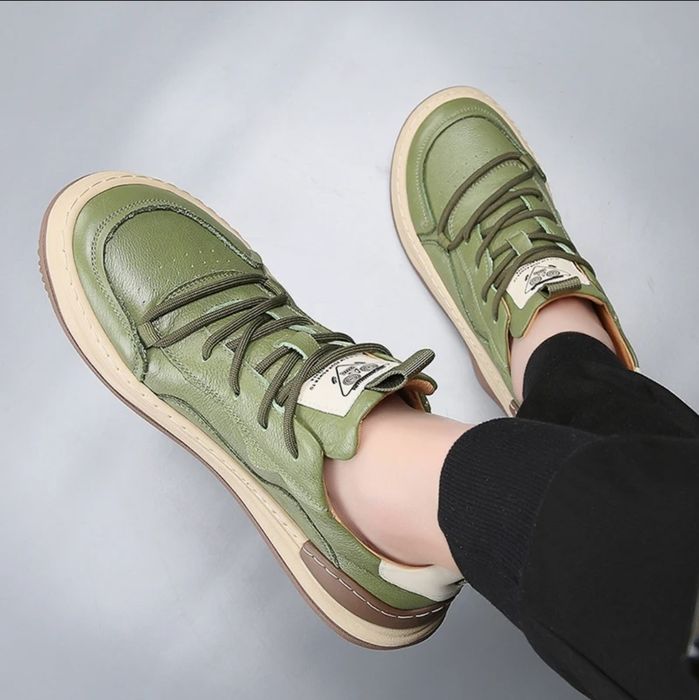 Мужской кроссовка