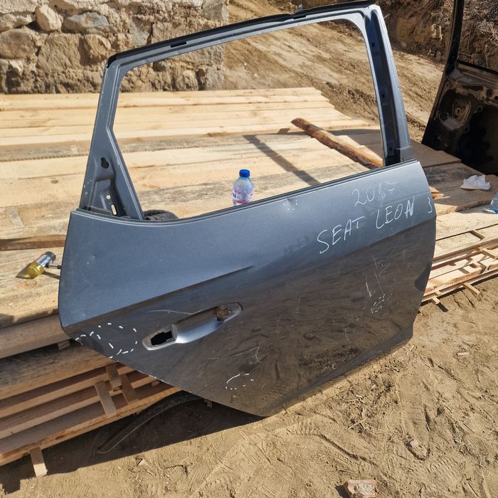 Seat Leon 3   2017 предна дясна врата задна дясна врата