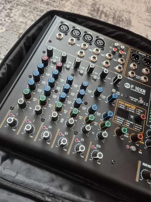RCF MIXER fx10 husa inclusa  3 cabluri xlr jack adam  hall 4 star incluse