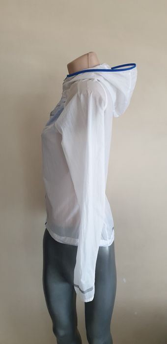 Nike Light Running Jacket / M НОВО  Дамско Яке - Мембрана - Ветровка