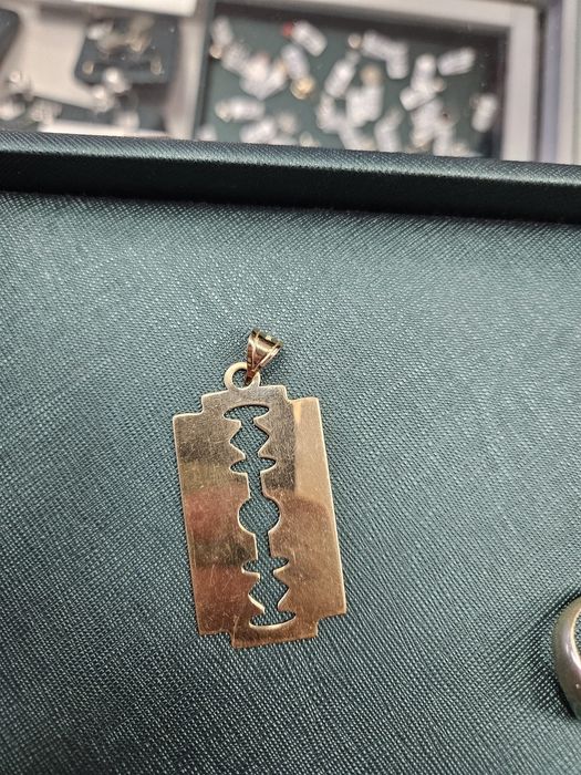 Lanț de aur 14k ghiul medalion