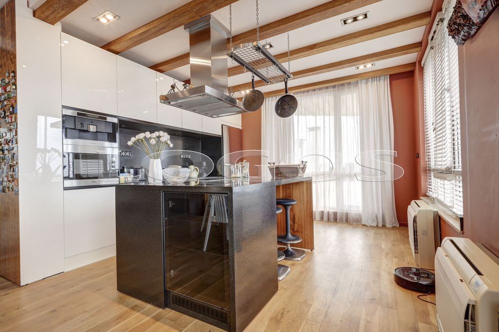 Дава се под наем Многостаен апартамент в Варна, м-т Траката - 300 кв.м за 2300 € - Снимка #4