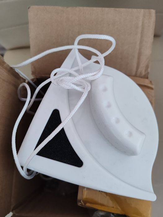 Для мытья окон щетка магнит