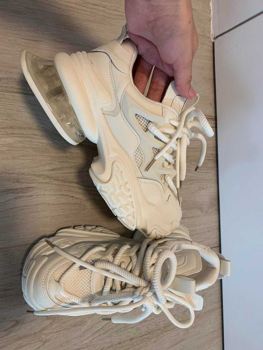 Бежави дамски маратонки