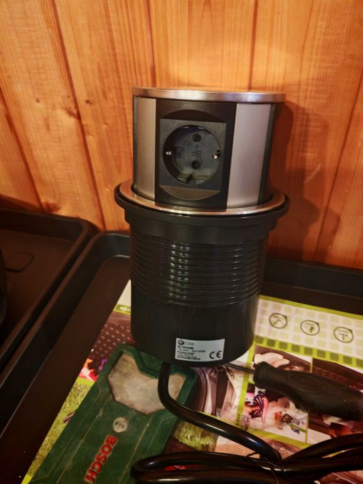 Vând priza blat made in Germania