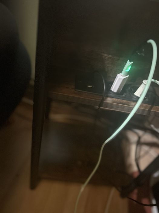 Noptiera stejar maro  smart cu 2 corpuri priza integrata