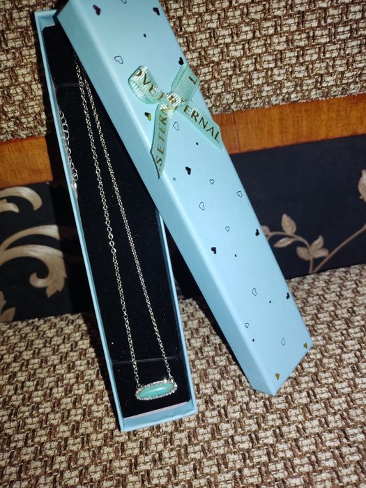 Подарок для девушки на 8 марта,кулон с цепочкой