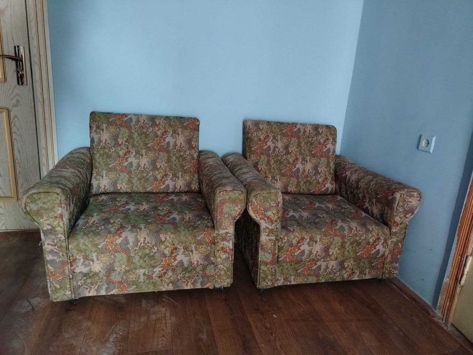 Диван+кресло кожанные-новые, раскладные-БУ. Шкаф, сервант.