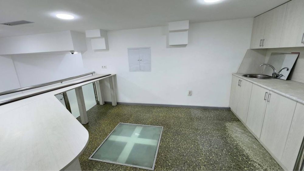 Хамид Олимджан Пойтахт Бизнес Комплекс бывш. Бутик Podium Italia 346м2