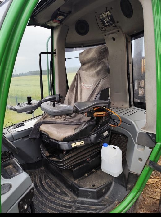 Forwarder  Forestier John Deere 1510E – utilaj ideal pentru adunatul, încărcatul și transportul masei lemnoase