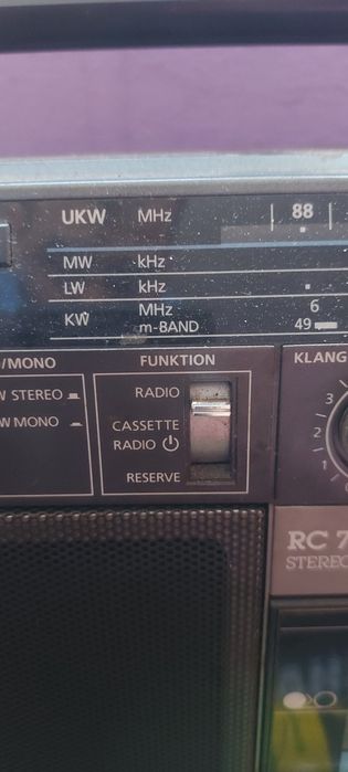 Radio casetofoane în stare foarte bună funcționează.