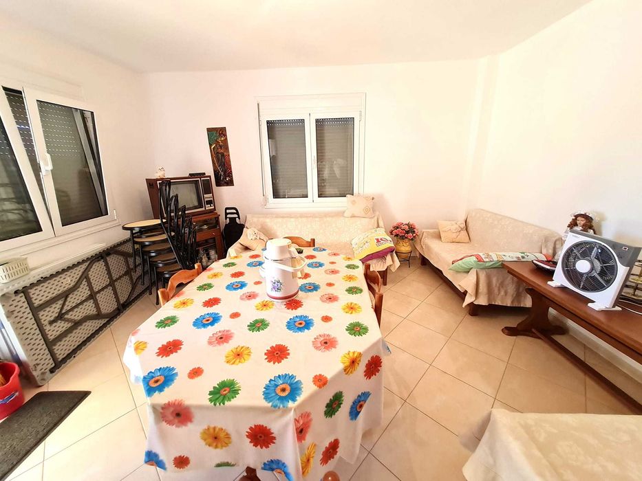 Продава 3 ет. къща с площ 165 м2 и двор 280 м2 в Аспровалта, Гърция