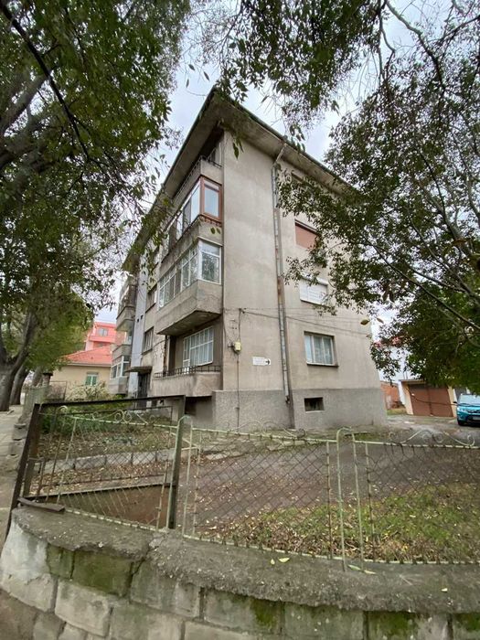Продава се Тристаен апартамент в Айтос - 100 кв.м за 1000 €/кв.м - Снимка #12