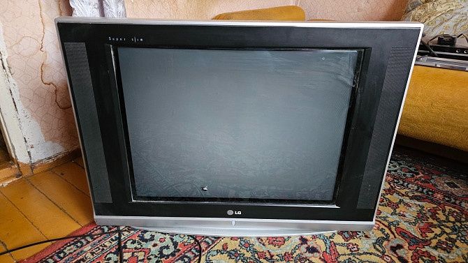 Телевизор LG старый