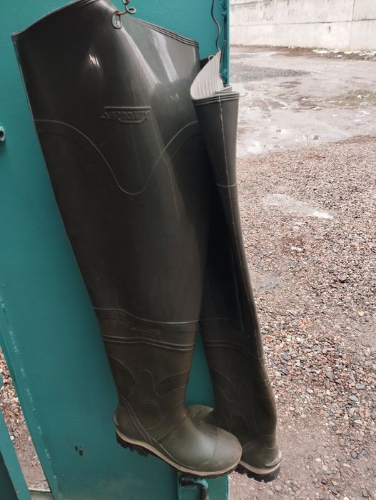 Продам болотные сапоги