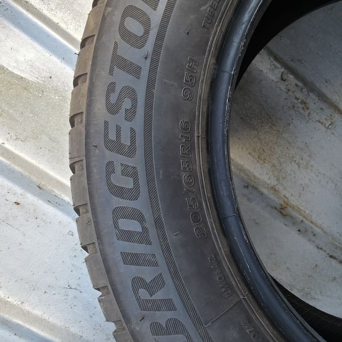Bridgestone Зимни гуми 205 65 16