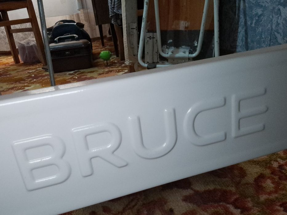 Швейная машина BRUCE  model Q5, прямая строчка машина совершено новая.