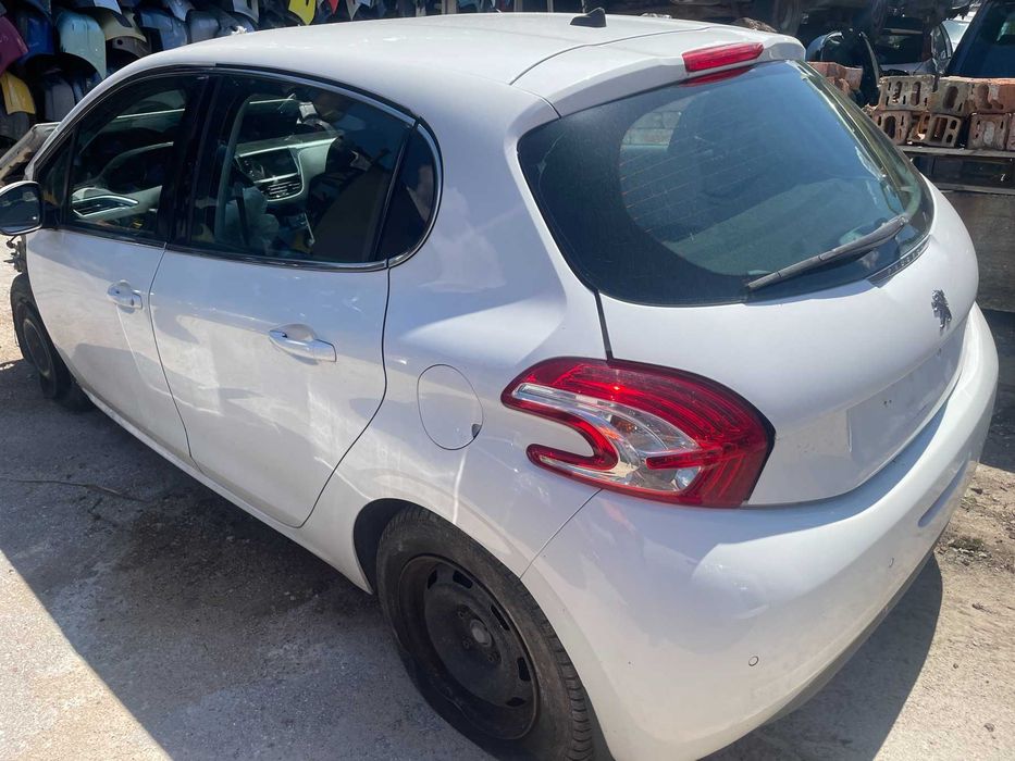 Peugeot 208 1.4 E HDI / Пежо 208 ЕХДИ 2012 година на части