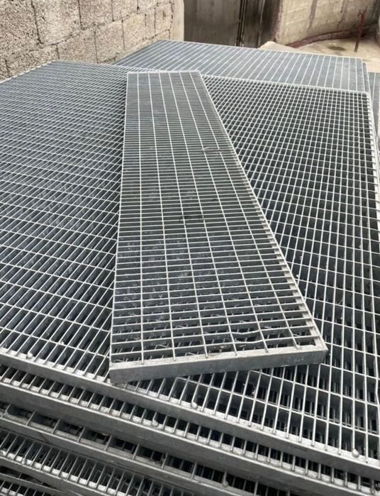 Trepte zincate galvanizate