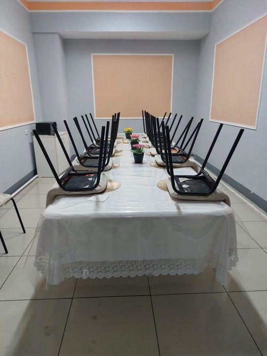 Стол в гостинную