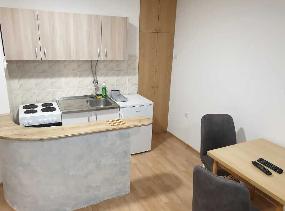 Дава се под наем Едностаен апартамент в Пловдив, Център - 39 кв.м за 163.2 € - Снимка #2