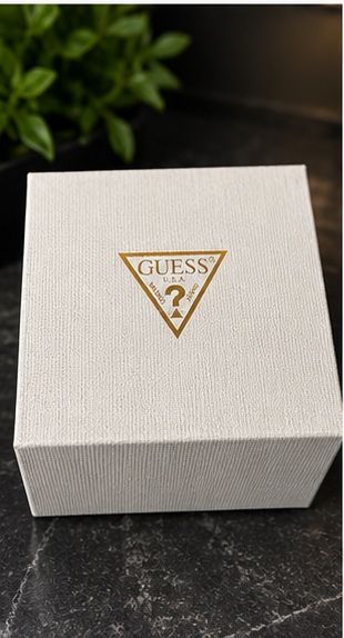 Часовник GUESS GW0203G7